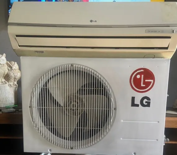 Ar condicionado 12 mil btu marca LG .