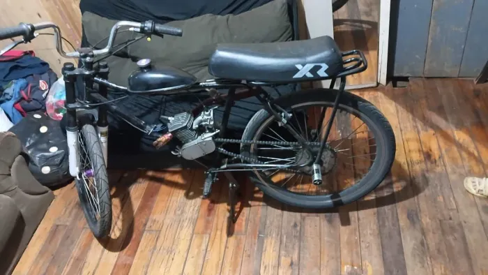 Bicicleta com motor 2 tempos 100 cc