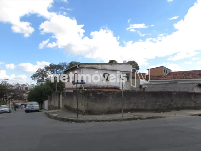 Lote de esquina com 360 metros, ideal para construtoras.