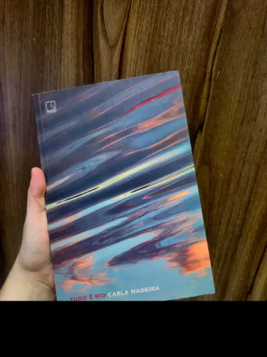 Livro tudo é rio - carla madeira