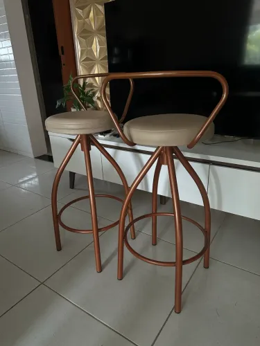 Par de Banquetas Altas Modernas