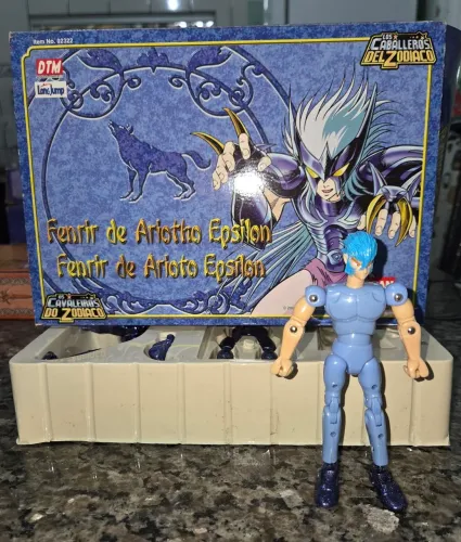 Boneco cavaleiros do Zodíaco Fenrir