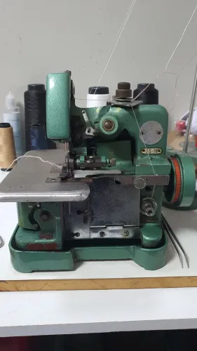 Máquina overloque Portátil Chinesinha