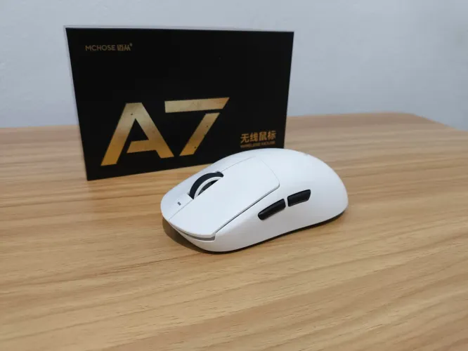 Mouse Gamer Mchose A7 Pro, Paw 3395, 100 milhões de clicks, feets tiger ice + *BRINDE*
