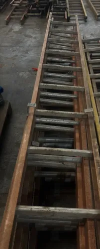 Escada de Fibra de Vidro