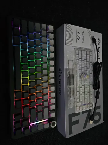 Teclado mecânico f75 MARCA BOA e ta barato