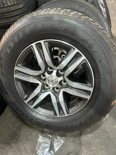 Jogo de Rodas e pneus Hilux e Sw4
