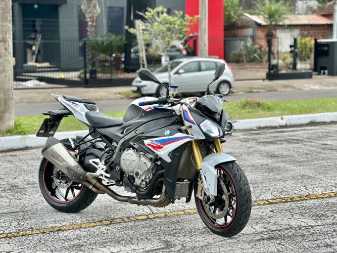 BMW S1000R