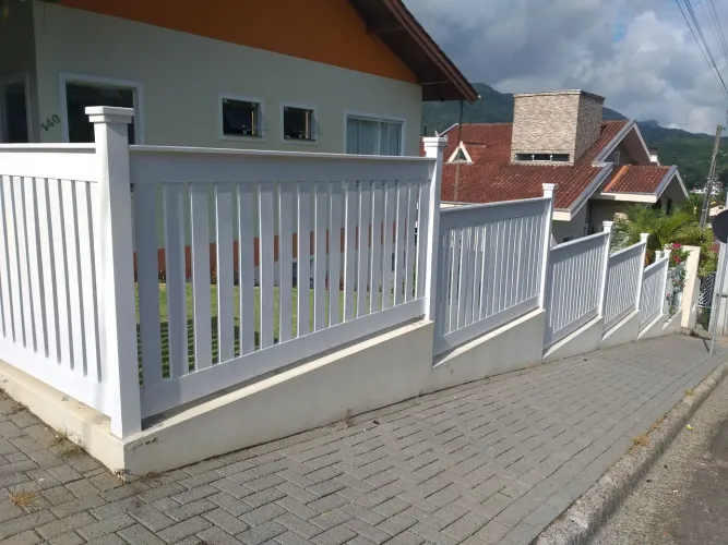 PERGOLADOS, DECKS, RIPADOS, RODAPES, PORTAS, TRELIÇAS, FORROS 