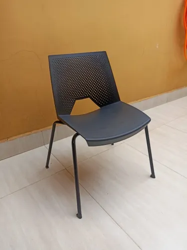 Cadeira Strike Fixa Preta - Nova 