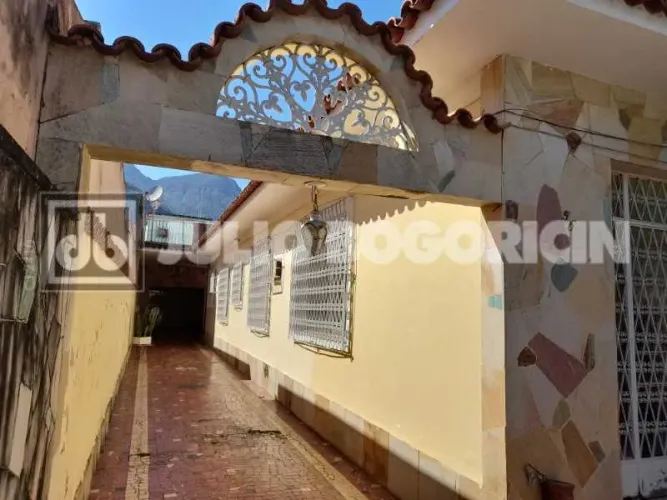 Casa Linear Anil 2 salas 5 quartos 6 vagas piscina 360m²