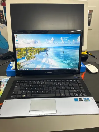 Notebook Samsung core I5 8 de RAM