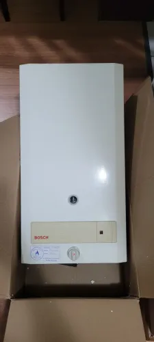 Aquecedor de gás Bosch em perfeito funcionamento