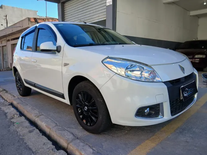 Renault Sandero Privilège Hi-flex 1.6 16V 5P AUT 2012