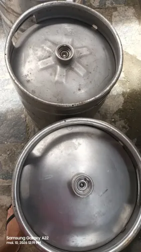 Barris usados de 50 litros. <br>Interessado enviar WhatsApp para * Paulo