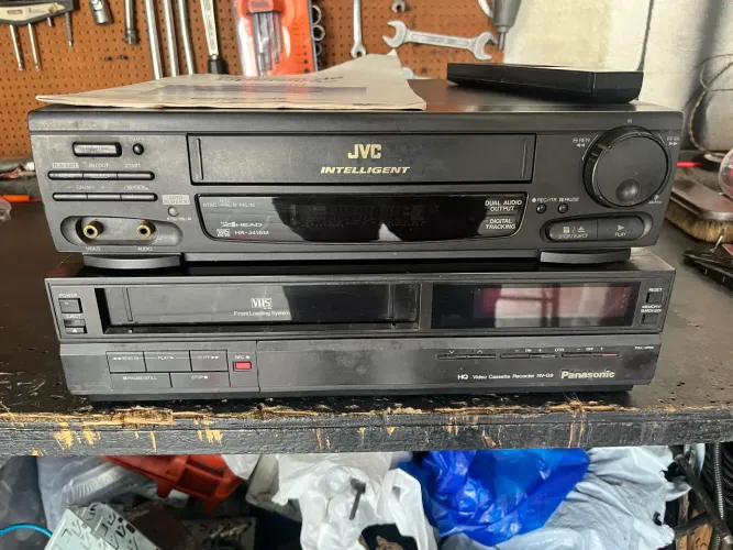 3 vídeo cassete JVC HR-J416M e Panasonic NV-G9  e Aiwa BR-3000 restaurar ou retirar peças 