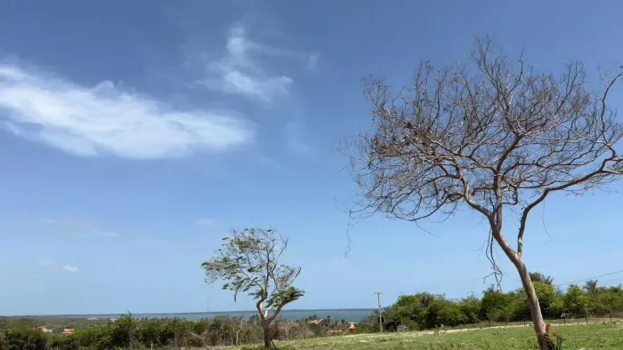 PRAIA DE PANAQUATIRA: Terreno a venda vista mar e panorâmica - São Luís-MA