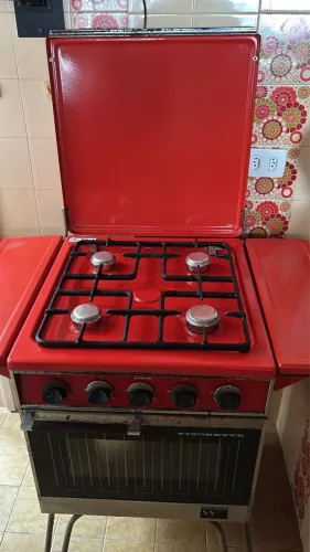 Fogão Vintage Vermelho Veneza/Venoletti - Retrô e Charmoso