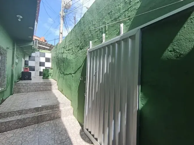 Casa Duplex para vender no Cais do Porto | Vista para o Mar - 4 Quartos | Ampla e Ventila