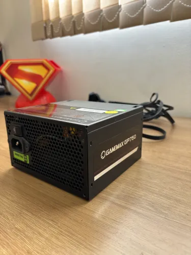 Fonte Gamemax GP750 750W 80 Plus Bronze