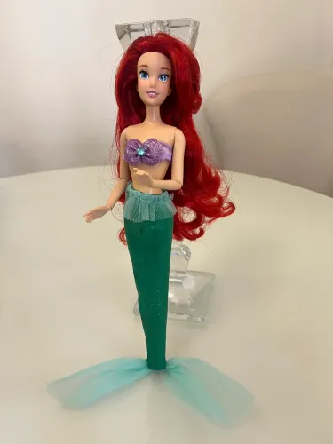 Boneca Ariel Disney Original com Cauda Removível e Pernas