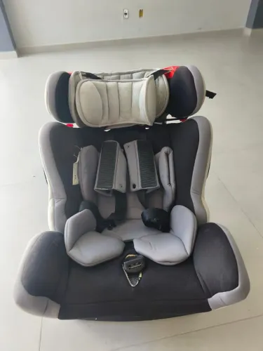 Vendo cadeira infantil de 9 a 36kl . Valor 380