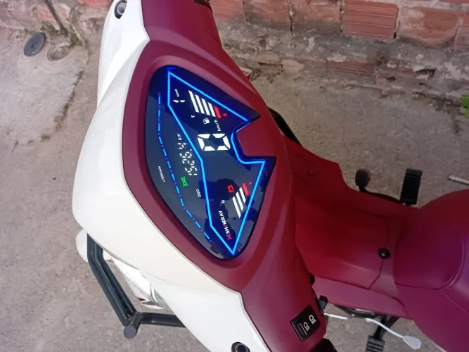 Shineray jet 50cc ano:2026 <br>Pneus novos, toda em dias, valor R$4.000 aceito entrada