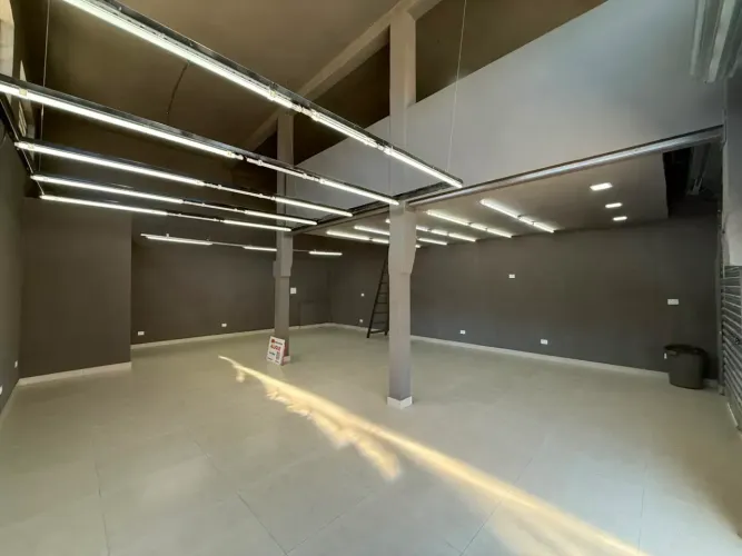 Ponto Comercial de Esquina para alugar no Mogilar