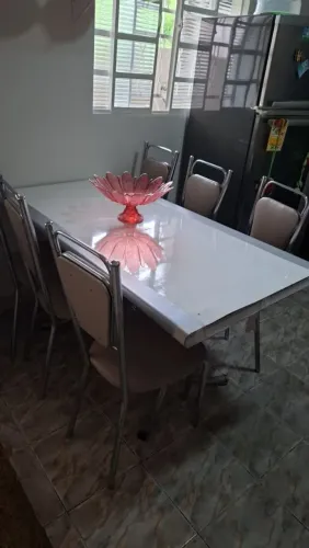 Mesa de Jantar com 6 Cadeiras - Conjunto Completo