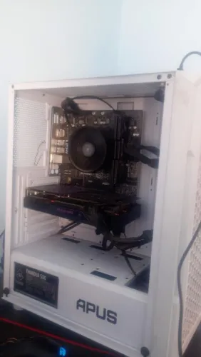Pc Gamer (roda tudo e mais um pouco)
