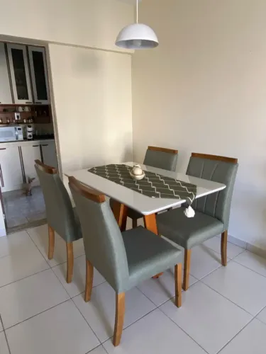 Mesa de jantar 4 lugares