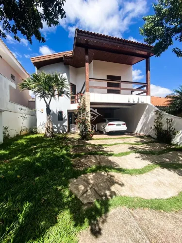 Imponente casa de alto padrão em condomínio na Aparecidinha, Sorocaba-SP: 5 quartos, 4 suí