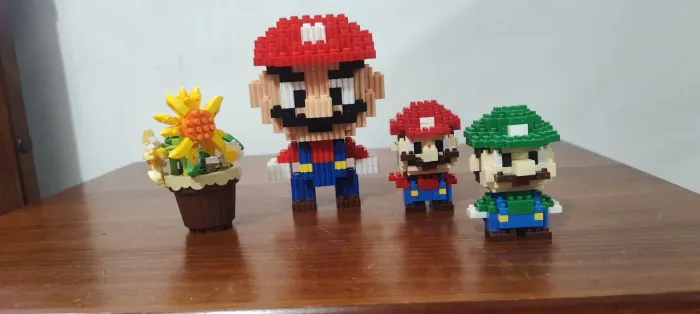 Bloco de montar Super Mario e Luigi + brinde girassol
