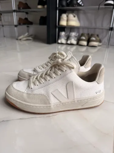 Tenis Veja V12 branco tamanho 35