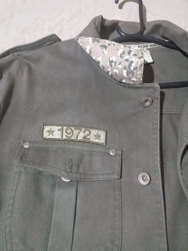 Jaqueta jeans.