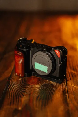 Sony A6400 + Cage + 4 Baterias (Usado)