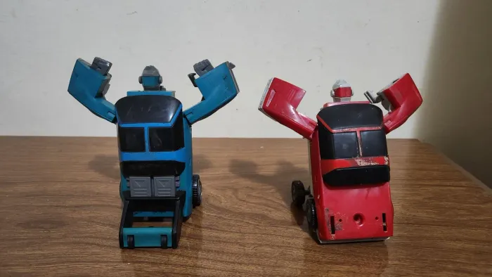 Carrinho Miniatura Bate Robo Transformers Estrela Anos 80 