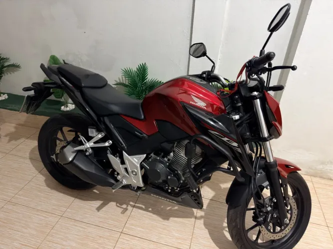 Honda cb300f