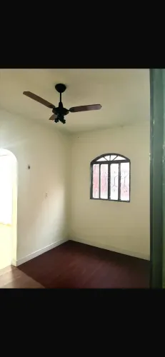 Alugo casa no bairro Coophamil