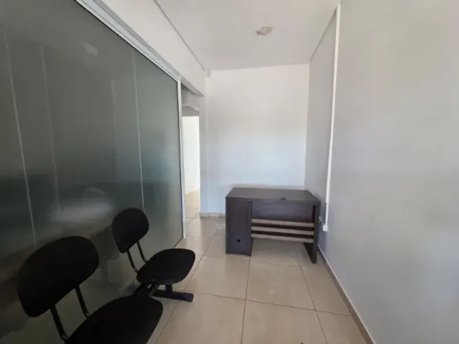 Escritorio em Araraquara/SP com 100m², terreno com 300m²