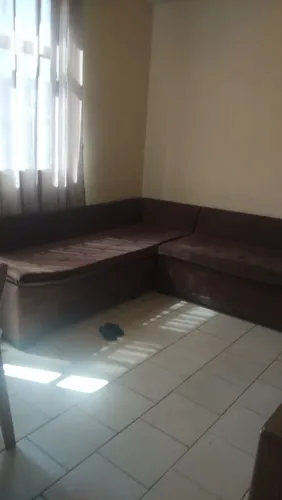 Vende se um sofá 