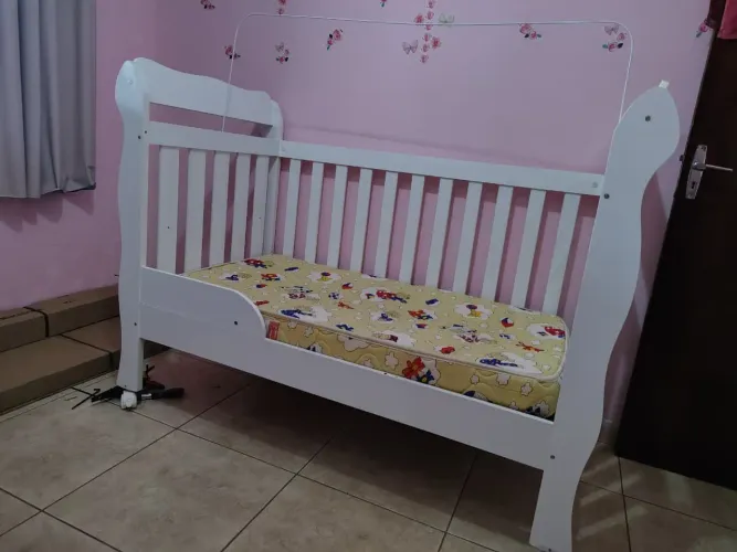 Vendo berço com colchão. <br>Super conservado *$300*  - Já está desmontado