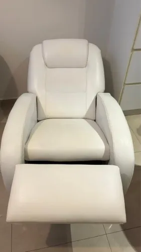 Poltrona clínica/estética reclinável