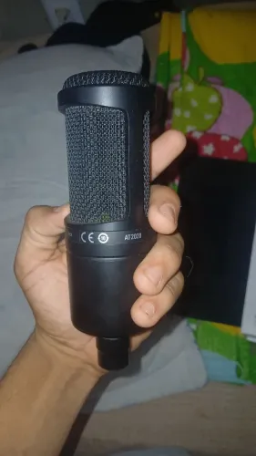 Microfone AT2020