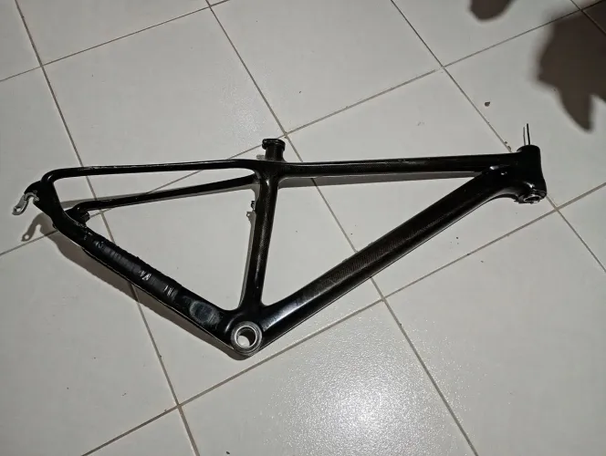 Quadro carbono e suspensão proshock Onix