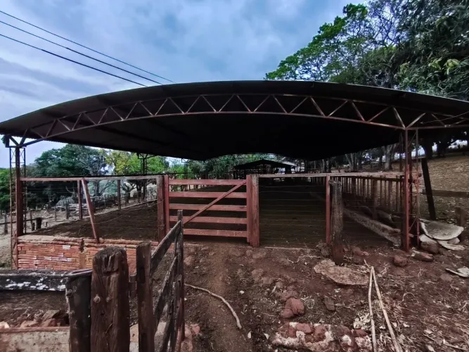 Fazenda à Venda