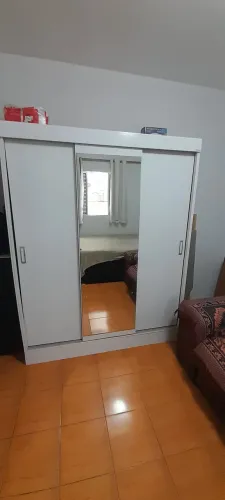 Guarda roupas usado , retirar no local ,já está desmontado