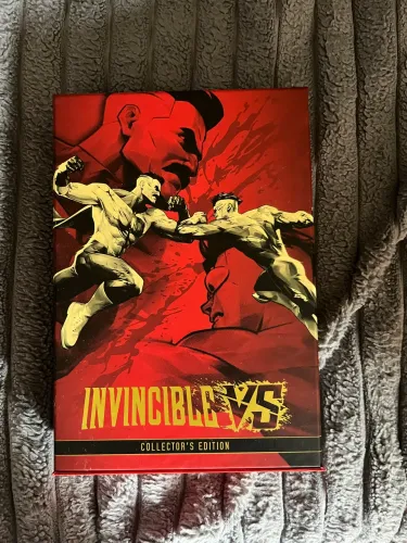 Edição de Colecionador INVINCIBLE