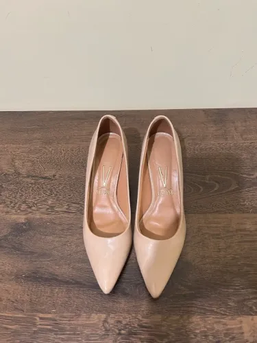Sapato scarpin nude, semi novo 35