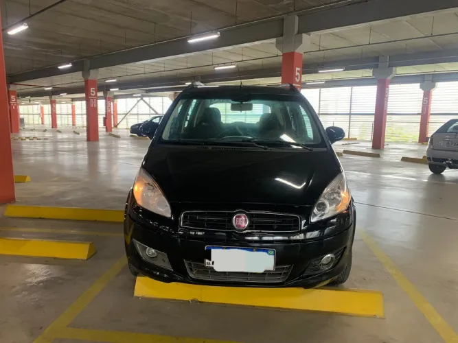 Fiat Idea Attractive 1.4 Fire Flex 8V 5P 2011